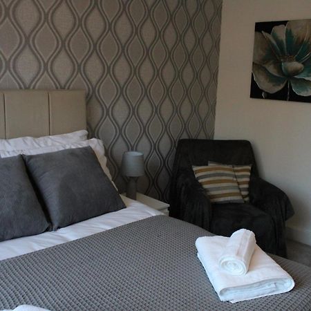 Haven - Spacious Luxury Home Perfect For Families, Couples And Contractors! 5Mins To Xscape And Junction 32! คาสเซิลฟอร์ด ภายนอก รูปภาพ