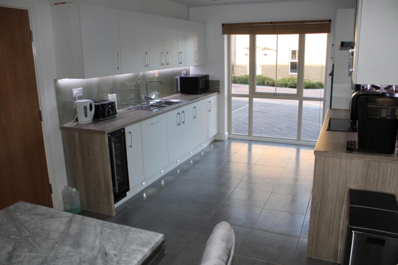 Haven - Spacious Luxury Home Perfect For Families, Couples And Contractors! 5Mins To Xscape And Junction 32! คาสเซิลฟอร์ด ภายนอก รูปภาพ