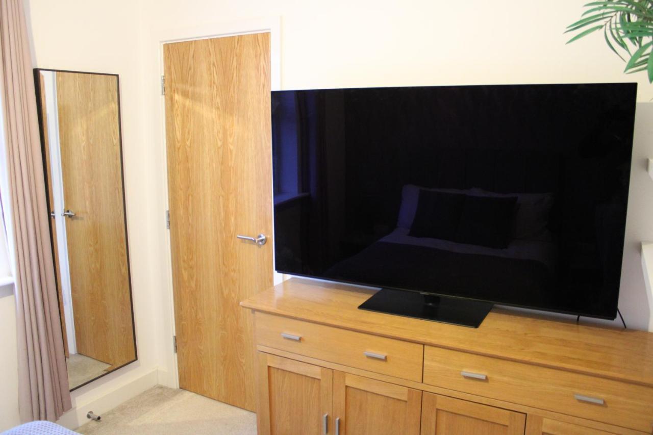 Haven - Spacious Luxury Home Perfect For Families, Couples And Contractors! 5Mins To Xscape And Junction 32! คาสเซิลฟอร์ด ภายนอก รูปภาพ