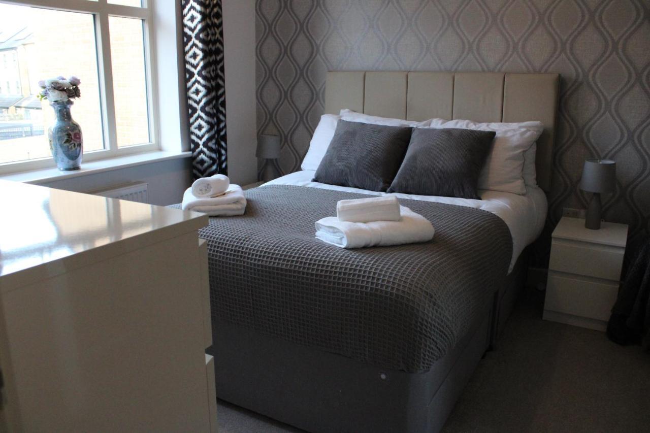 Haven - Spacious Luxury Home Perfect For Families, Couples And Contractors! 5Mins To Xscape And Junction 32! คาสเซิลฟอร์ด ภายนอก รูปภาพ
