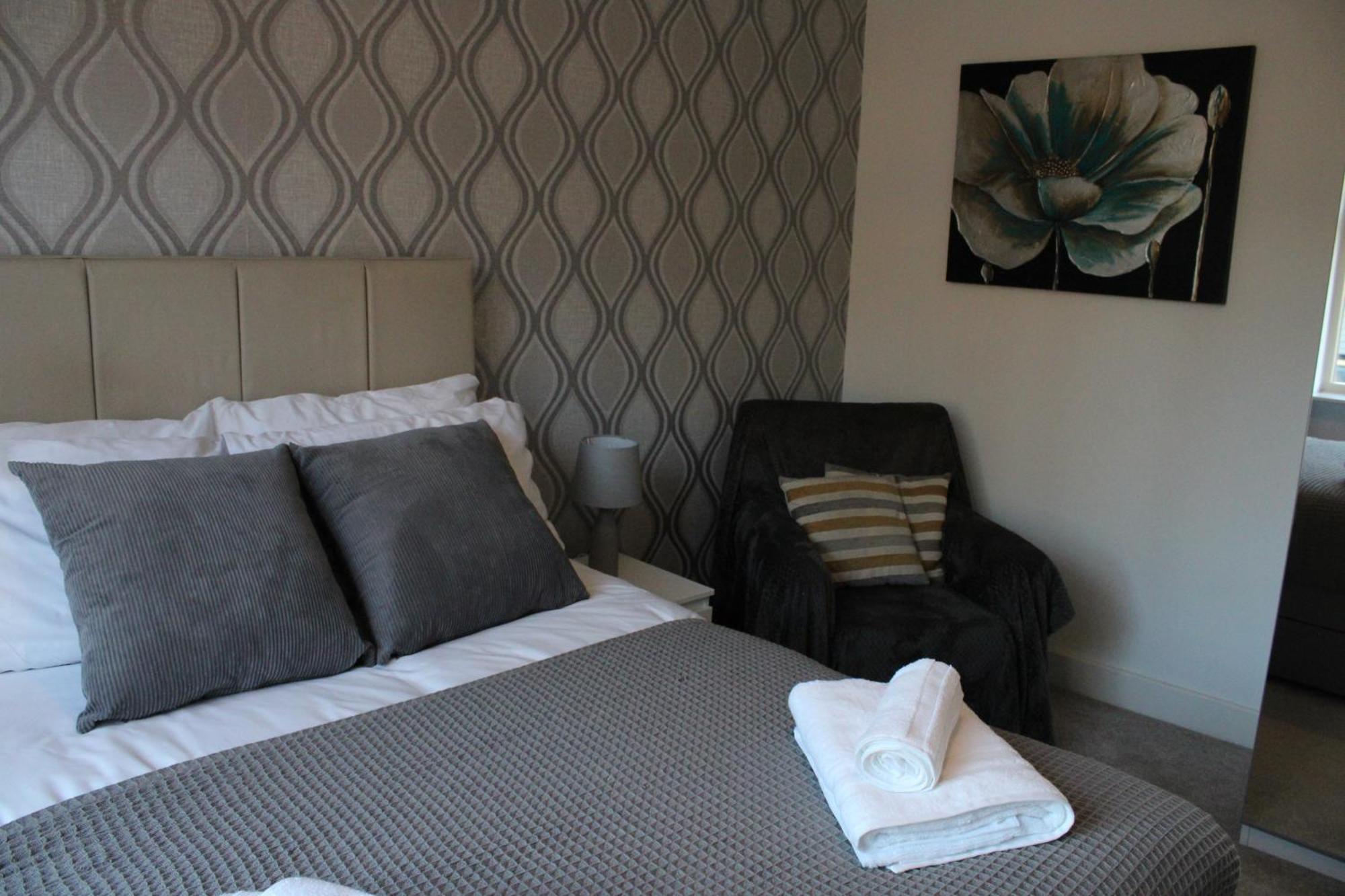 Haven - Spacious Luxury Home Perfect For Families, Couples And Contractors! 5Mins To Xscape And Junction 32! คาสเซิลฟอร์ด ภายนอก รูปภาพ